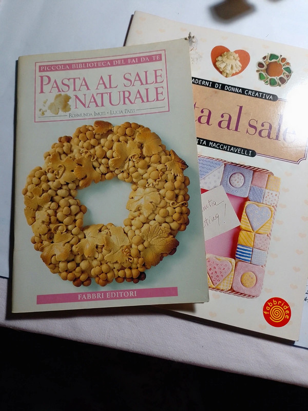 Piccola biblioteca del fai da te -Pasta al sale- 2 piccoli libri.