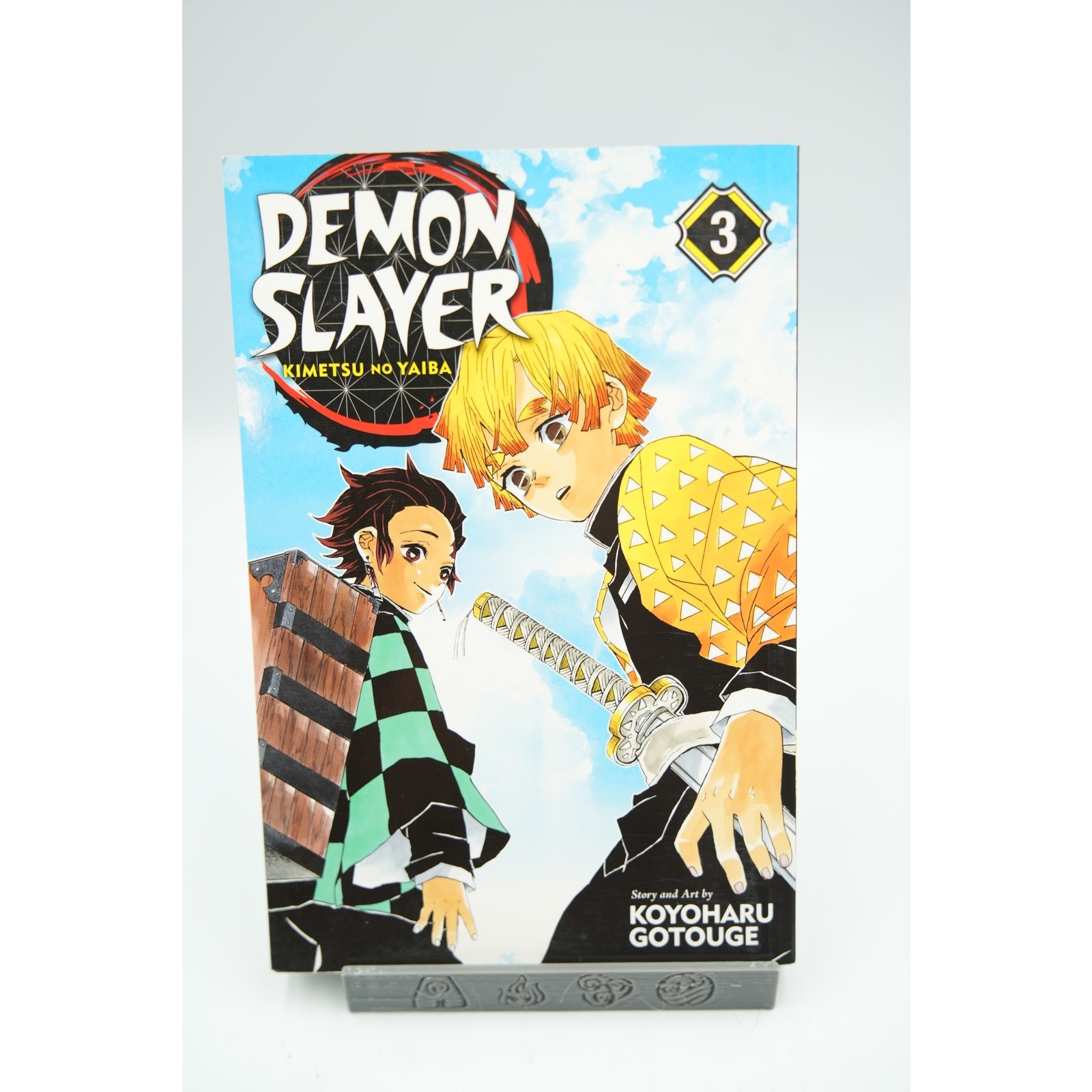 Demon Slayer: Kimetsu no Yaiba Vol. 3 – Edizione Inglese Manga Trade Paperback