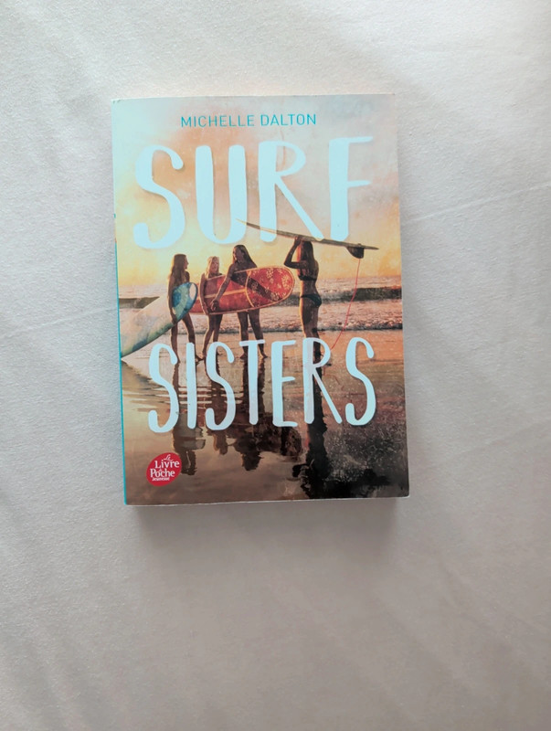 Surf sisters