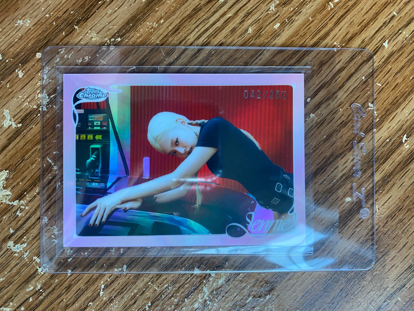 Topps 2026 Topps Chrome x Jennie Pink Refractor 42/250 Card #17