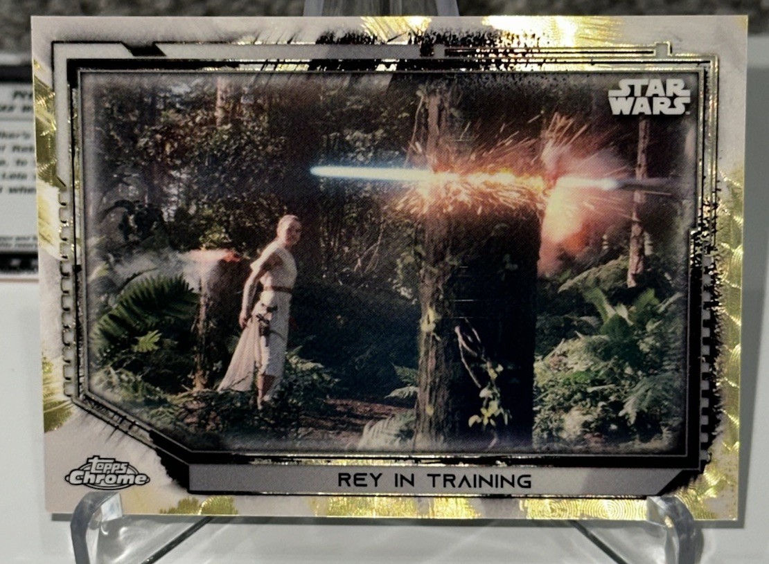2021 Topps Star Wars Chrome Legacy 1/1 Full Rainbow Superfractor Rey in allenamento