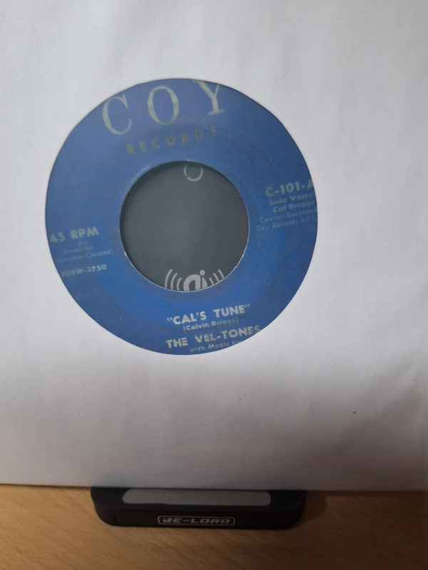 Single the Vel-tones zonder hoes