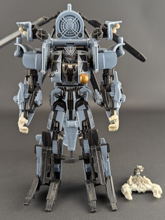 Transformers 2007 Movie Blackout completo Hasbro Voyager Class