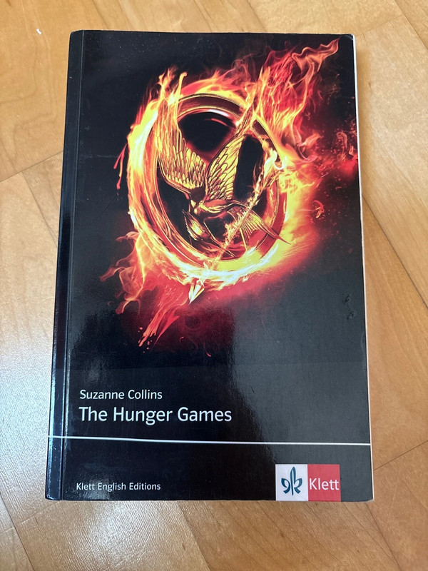 📚 The Hunger Games – Suzanne Collins (English Edition)