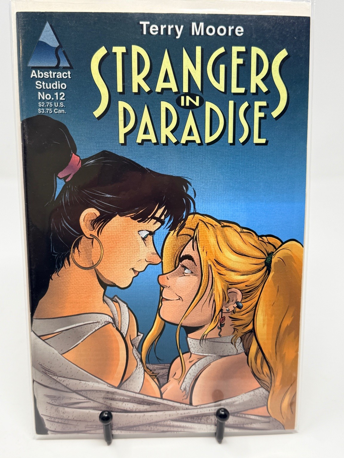 Stranieri in paradiso n. 12 fumetti Terry Moore studio astratto LGBTQ+