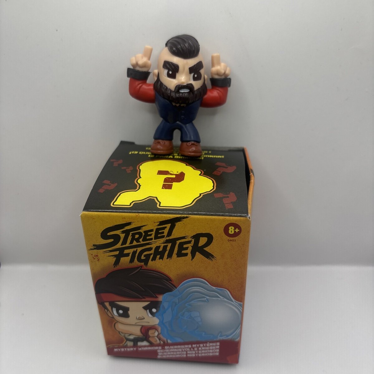 Street Fighter Mystery Warriors Blind Box #8 Modellino Zangief 2"