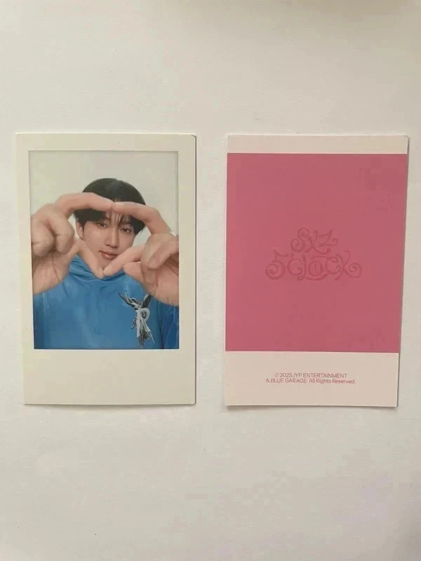 Polaroid Stray Kids 5'Clock MD Changbin fingers heart