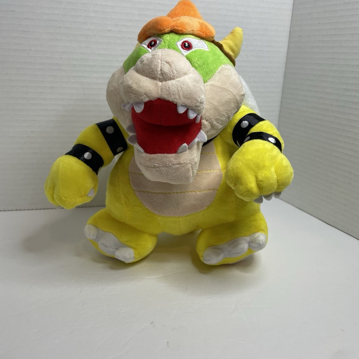 Peluche Nintendo Sanei Super Mario HTF King Bowser peluche 9"