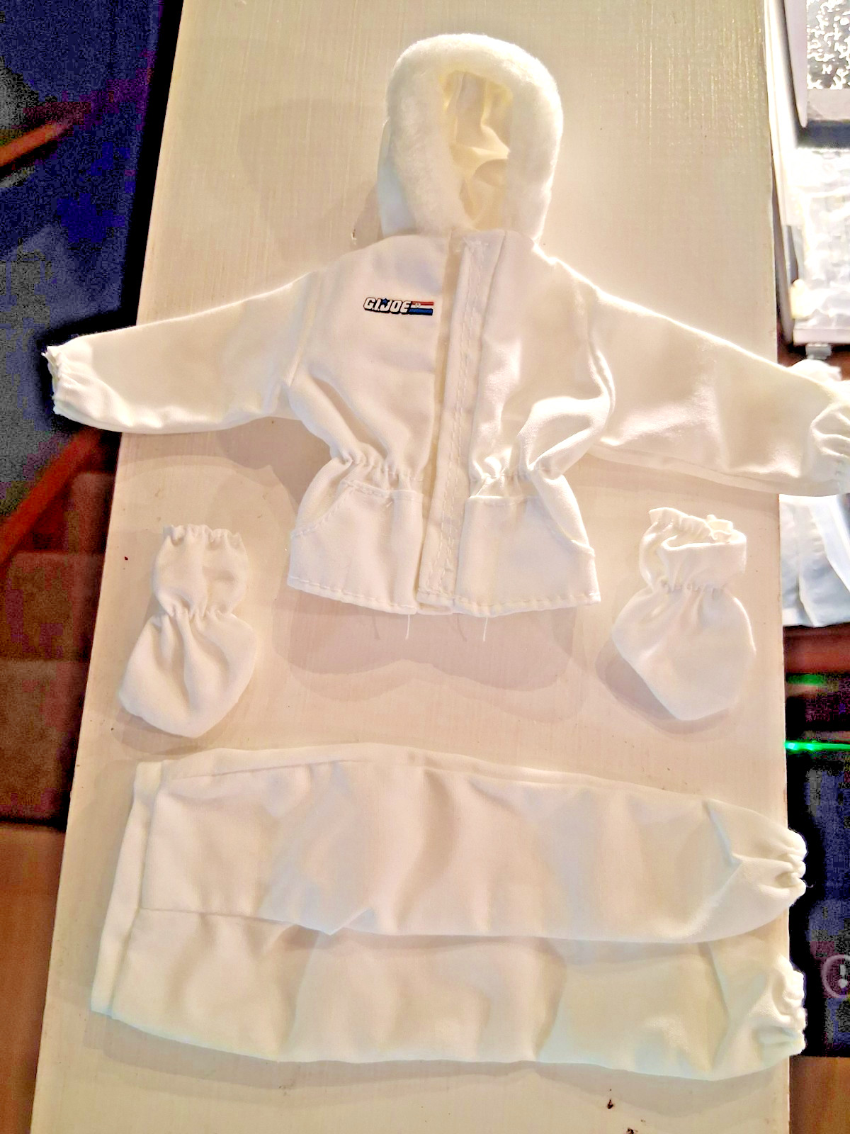Vintage Hasbro GI Joe 1/6 Scale White Winter Parka Set.LT11