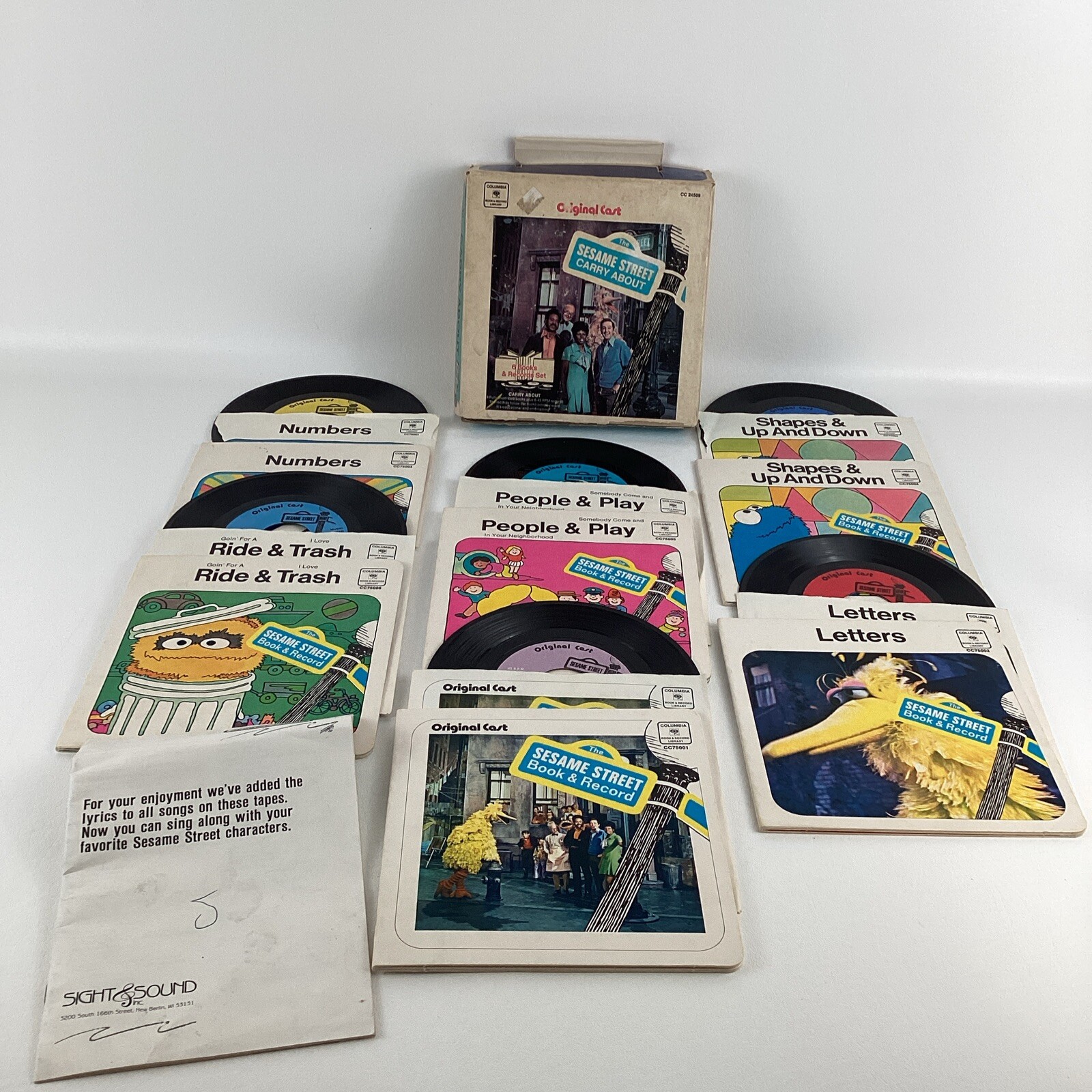 Sesame Street Carry About Columbia CCA-24509 (6) Vinyl Records Book Box Set 1970