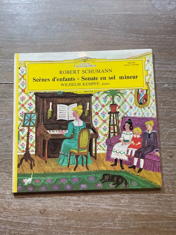 vinyle 33 tours en très bon état : Scènes d’enfants et Sonate en sol mineur de Robert Schumann.