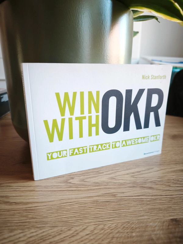 Libro "Win with OKR" di Nick Stanforth (lingua inglese)- Ottime condizioni