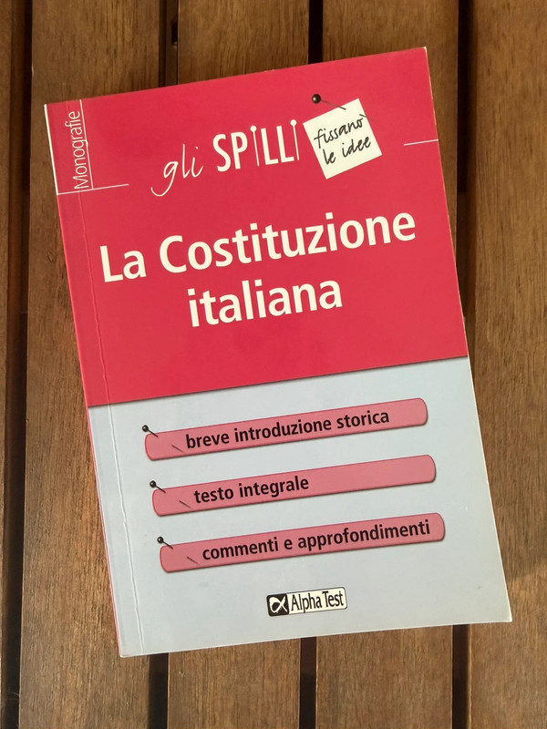 Libro monografia sulla Costituzione italiana