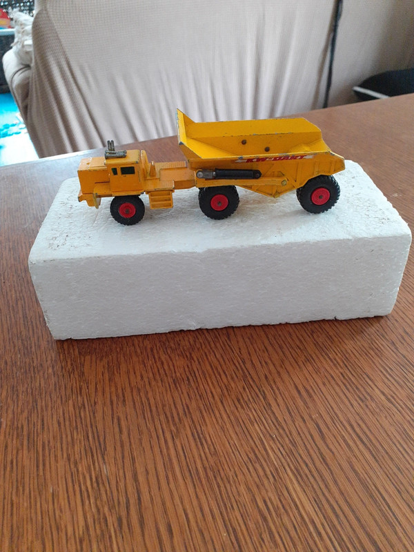 Matchbox Dumper truck "kw dart" (1964)