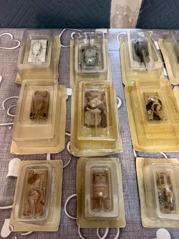 Collezione di carrammati di ferro e aeri