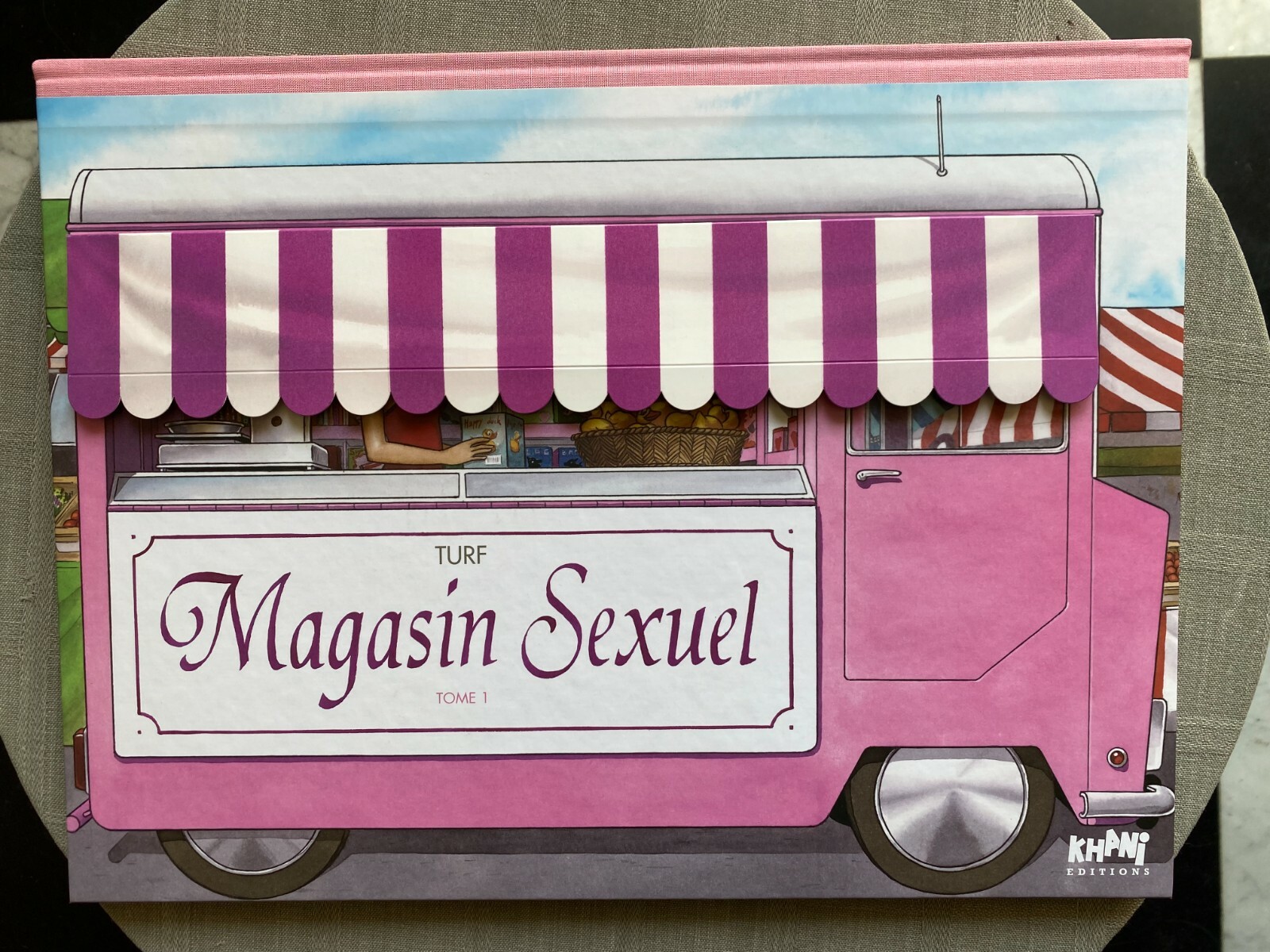 TURF MAGASIN SEXUEL TIRAGE DE TÊTE KHANI T1 N°/SIGNÉ 1 DES 50 D'AUTEUR ÉTAT NEUF
