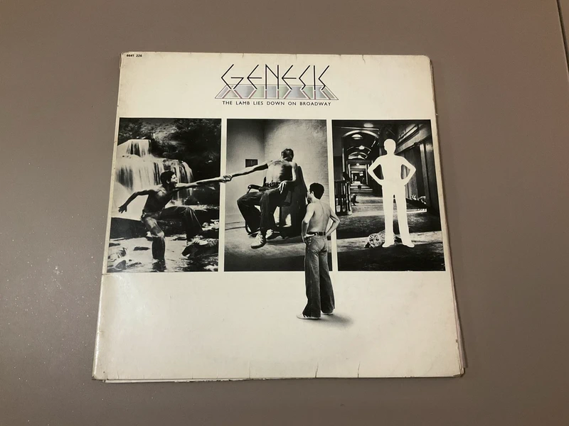 Genesis  - The Lamb Lies Down on Broadway (1974)