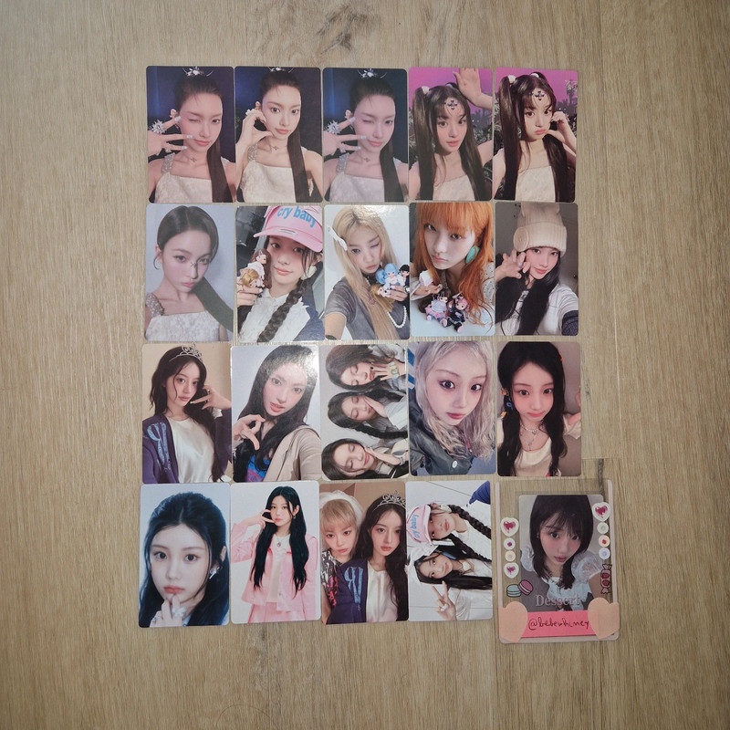 Wts Illit misc photocards