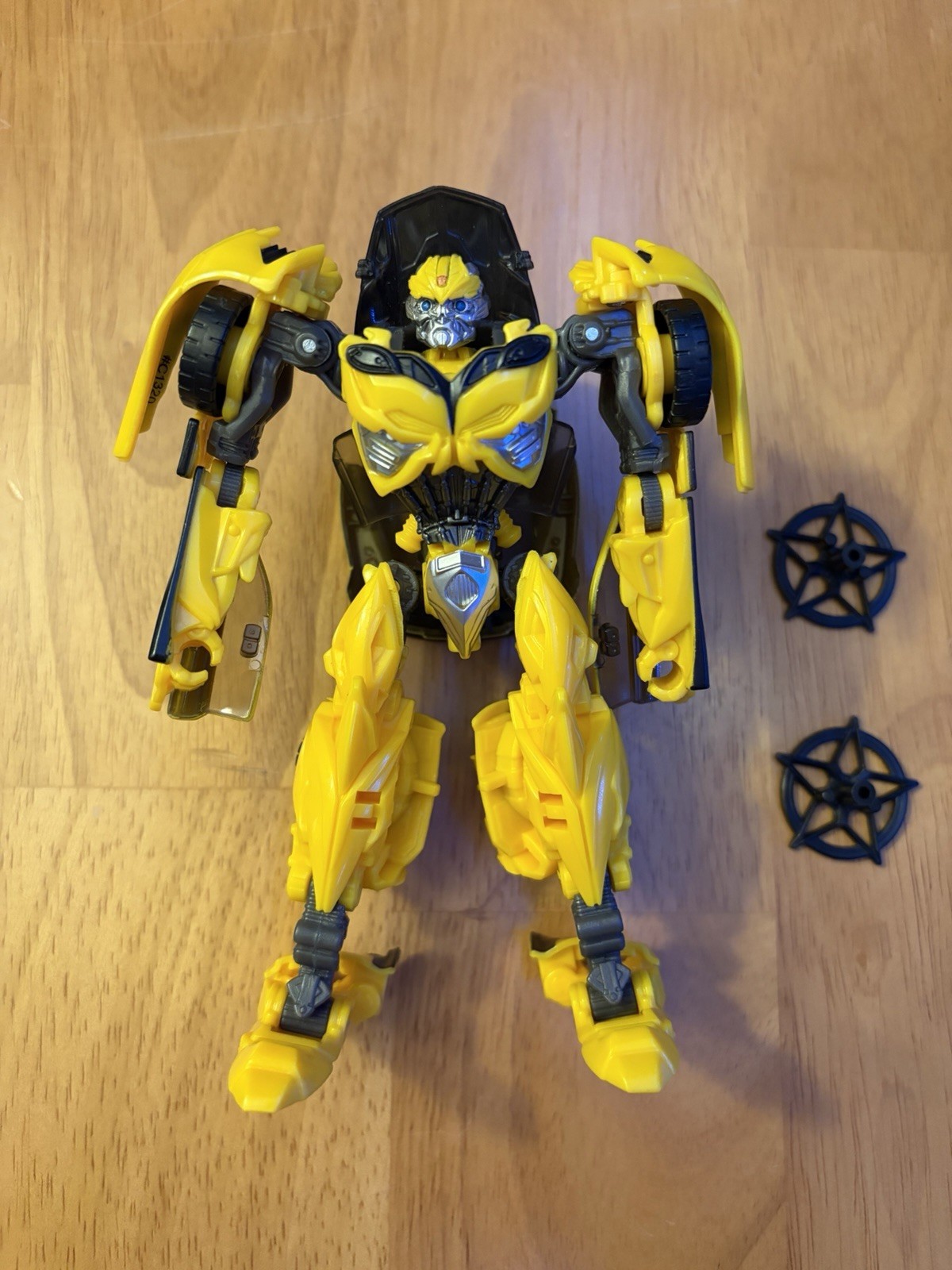 Transformers the Last Knight Premier Edition Deluxe Class Bumblebee Complete