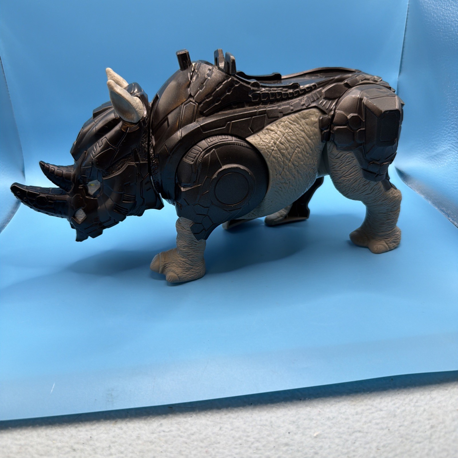 Marvel Black Panther Rhino Guard Vehicle with Charging Horn Action Gray Age 4+