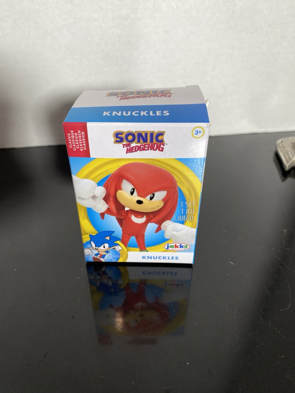 New Sonic the Hedgehog "Knuckles" mini NIB