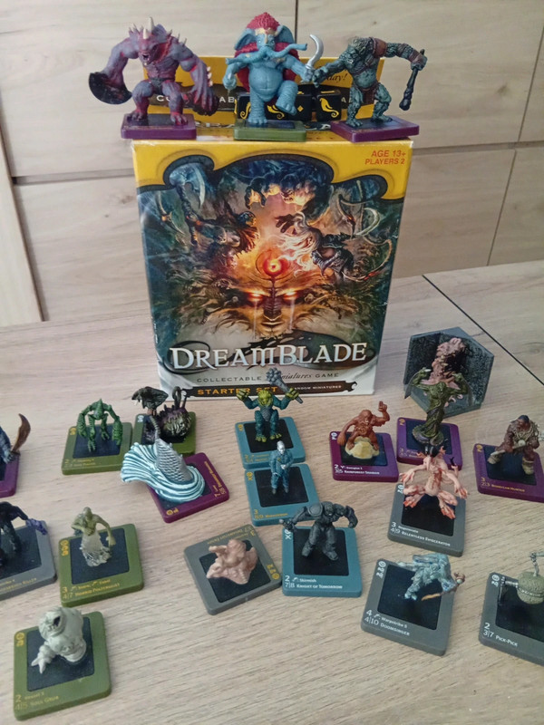 Dreamblade starter pack +quelques figurines en plus