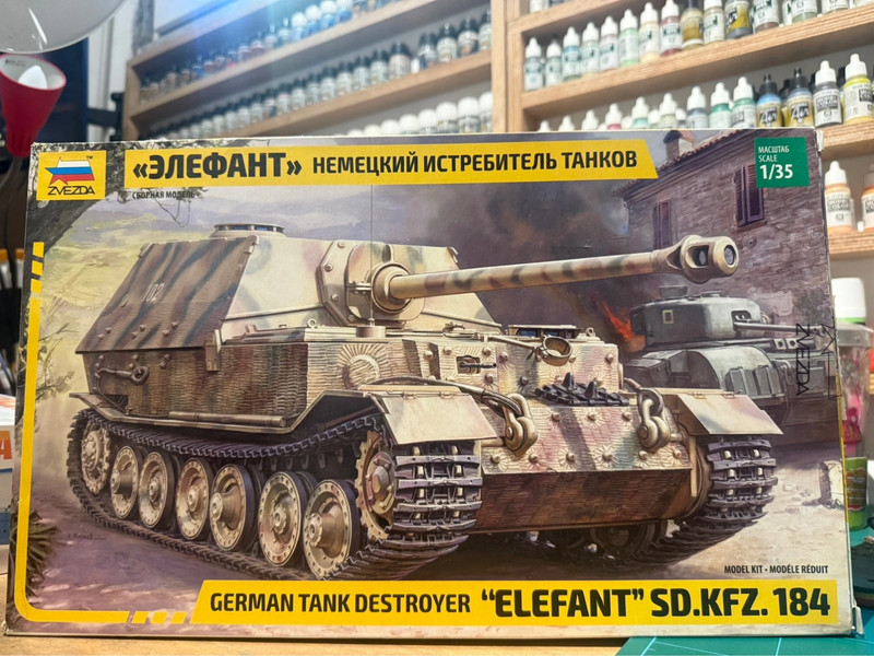 Elefant 1:35