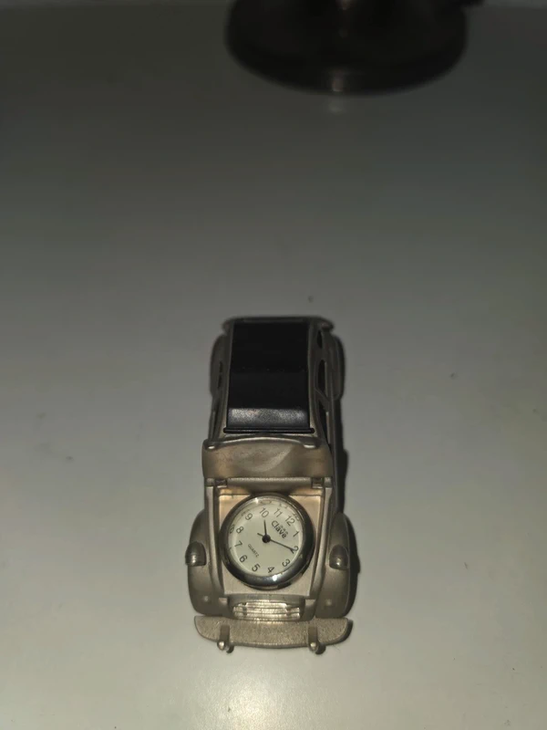 Reloj vintage Clave con diseño de coche - Correa metálica