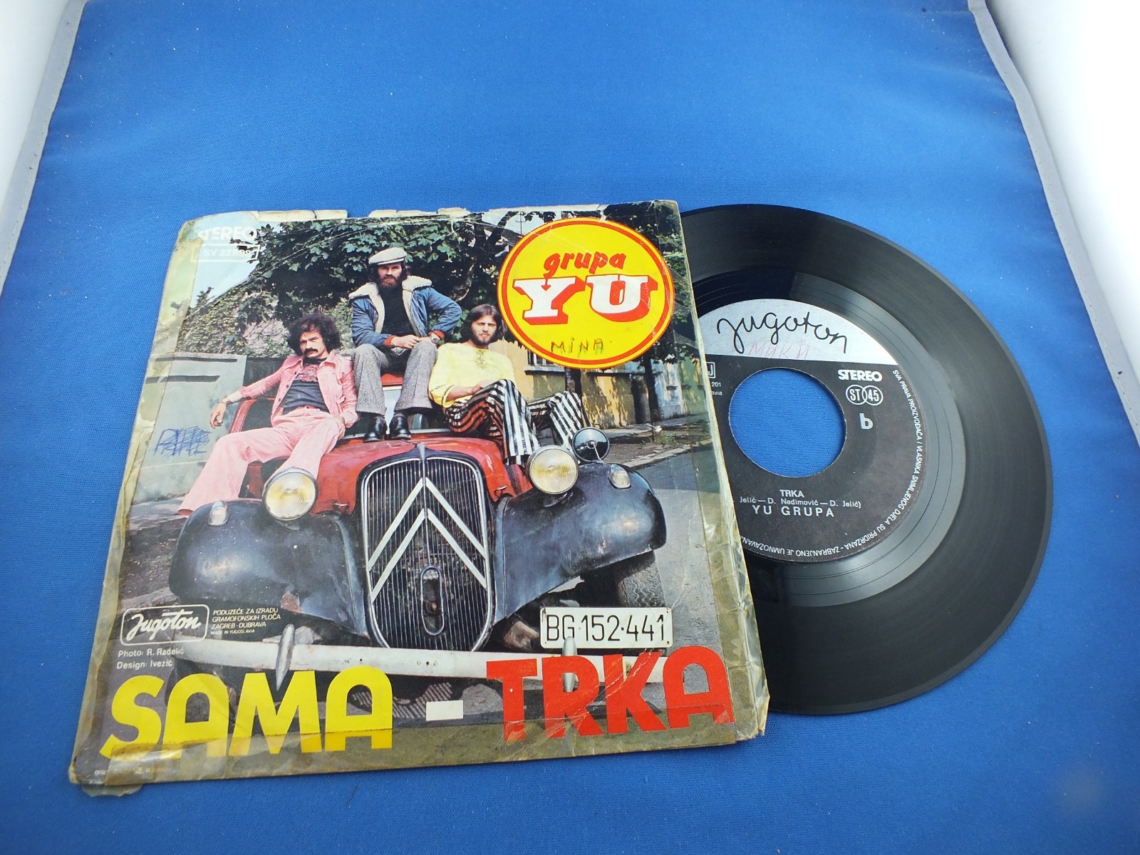 YU Grupa Singl Ploca ST 45 Schallplatte Vinyl 7" Zoll 1975 Trka Sama Jugoton
