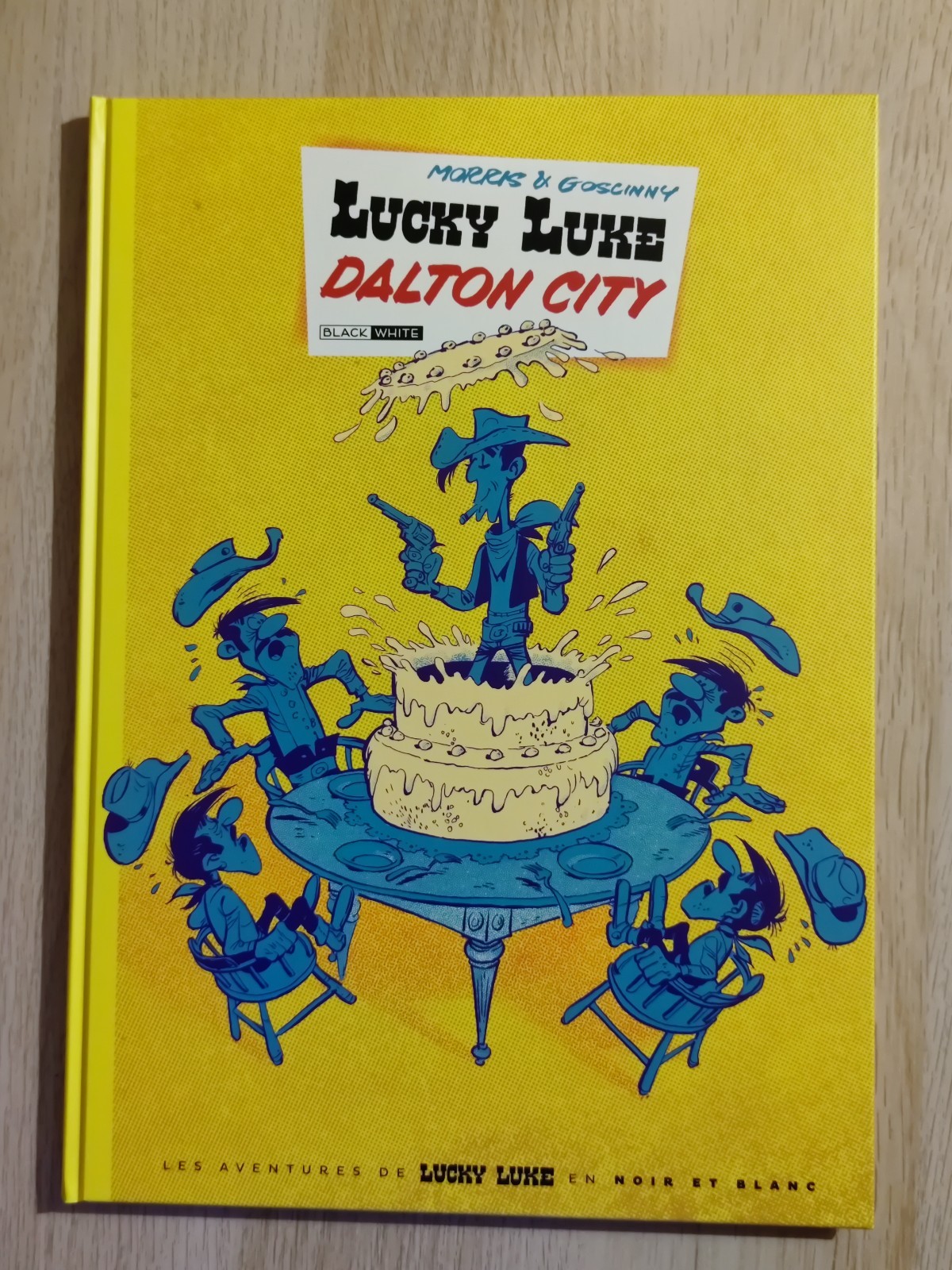 Bd Lucky Luke Dalton City numérotée édition luxe Black and white