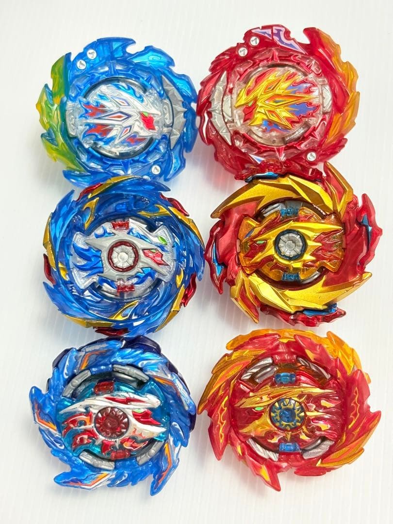 Set Spinning Top Beyblade Burst Hyperion Helios da collezione in vendita