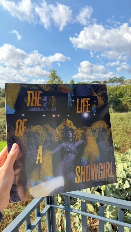 Taylor Swift “The Life Of A Showgirl” (Golden)