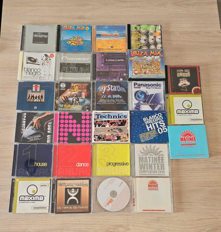 Lote 27 CDs Electronica