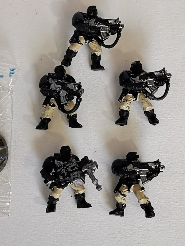 Warhammer 40K – 5 Scouts Space Marines GW anciens + socles