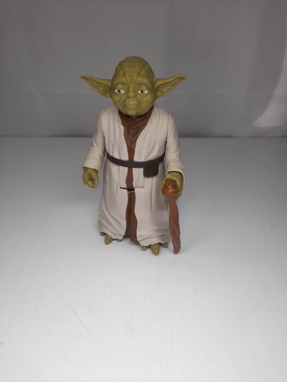 Hasbro Star Wars Yoda 7 Inch Action Figure With Walking Stick Accessory  (E8)