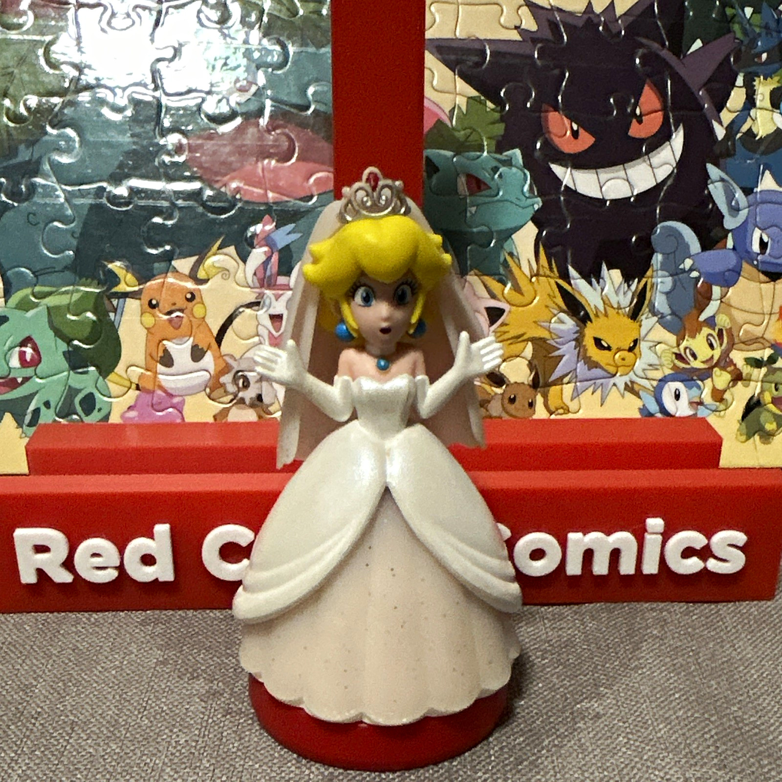 Nintendo Princess Peach Super Mario Bros White Dress Plastic Figurine