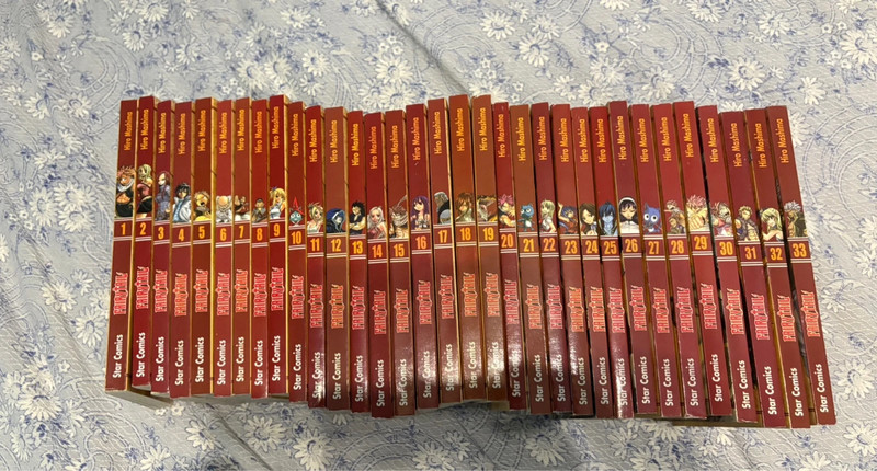 Manga Fairy Tail (vol. 1-33).