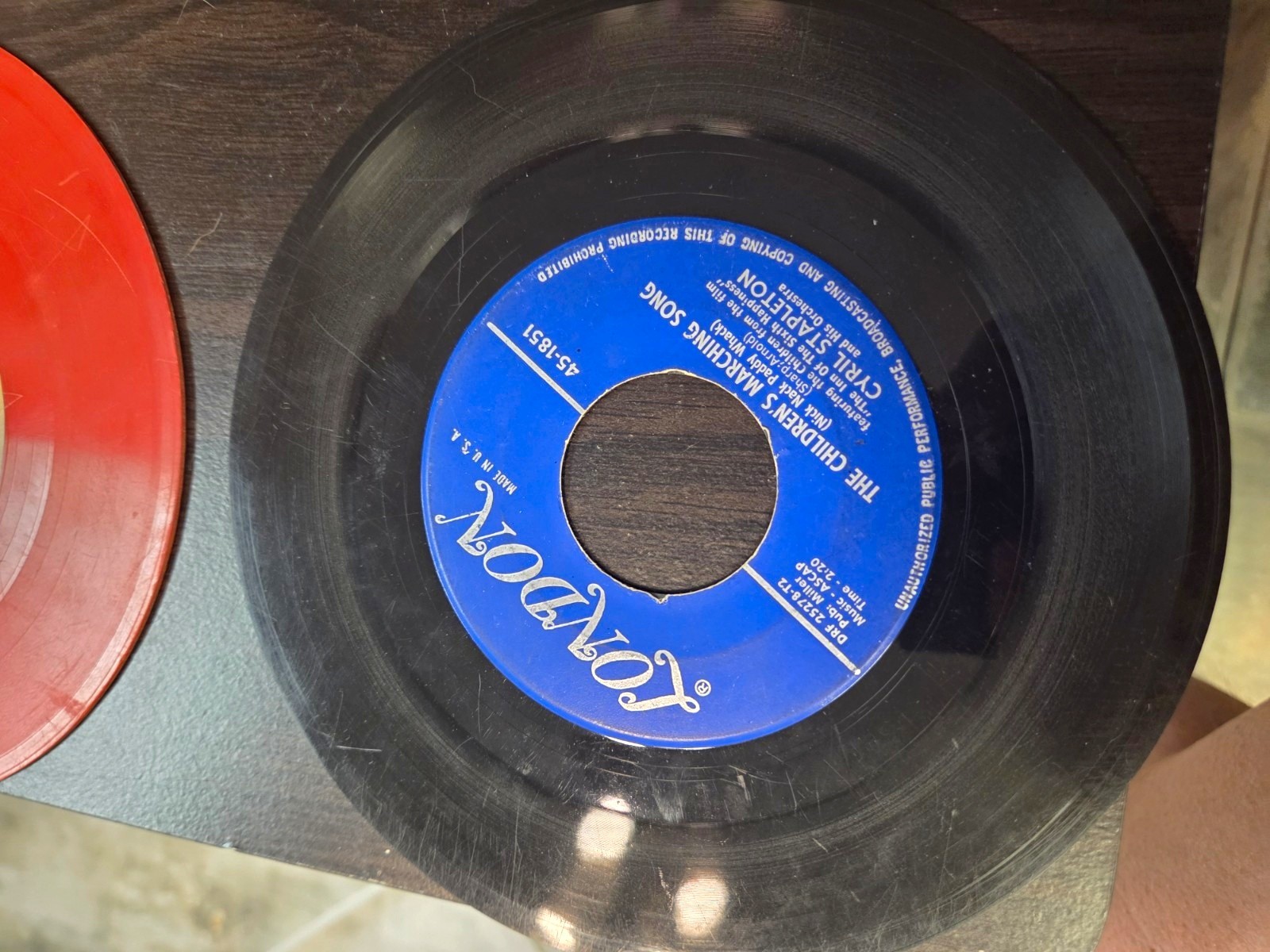 London 45-1851 7" 45 RPM Vinyl Single Cyril Stapleton Children's Marching Song