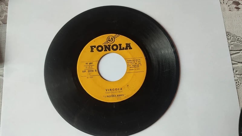 virgola e Johnny bassotto - 45 giri