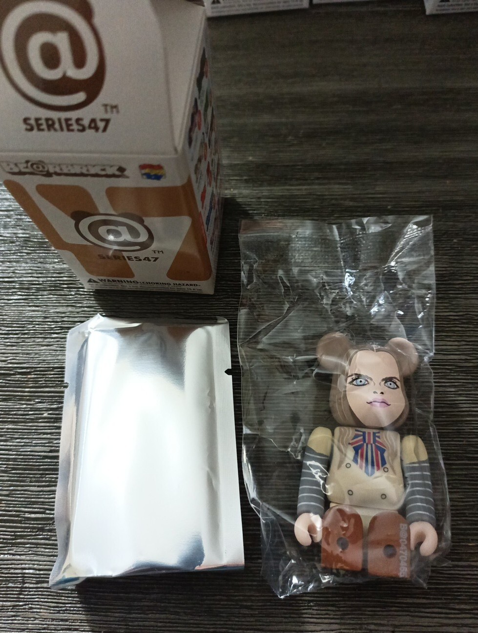 BE@RBRICK serie 47 BearBrick Horror Megan 100% nuovo scatola aperta