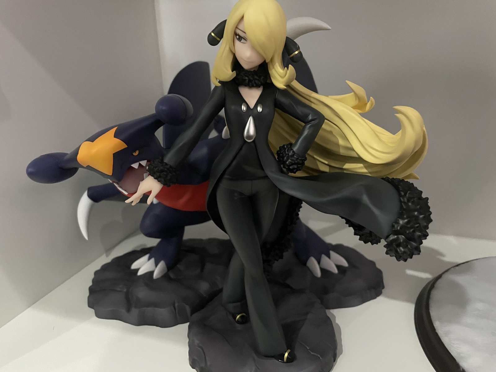 Statua Pokemon Cynthia & Garchomp scala 1/8 Kotobukiya nuova in magazzino