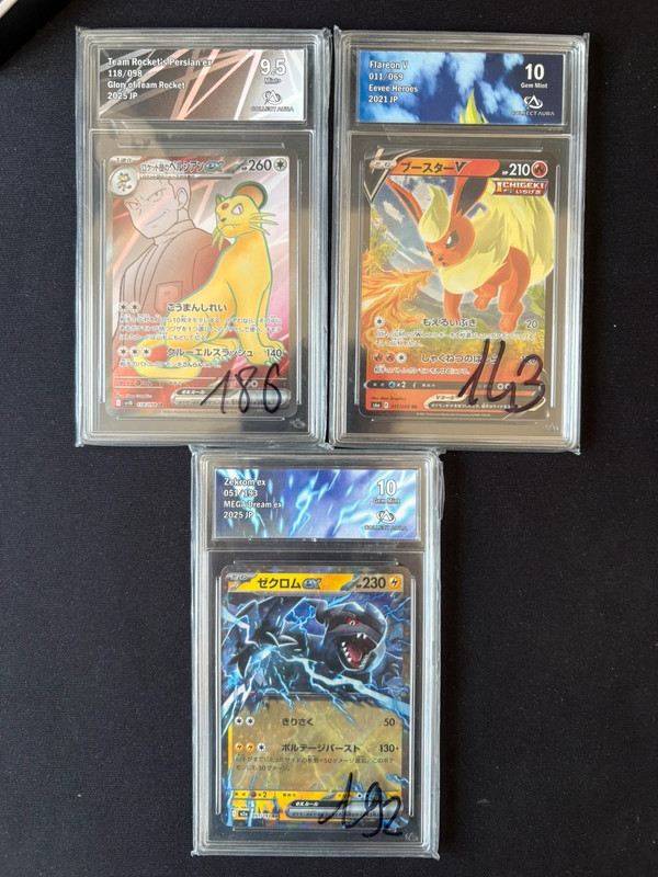 Lot de cartes Pokémon collect aura