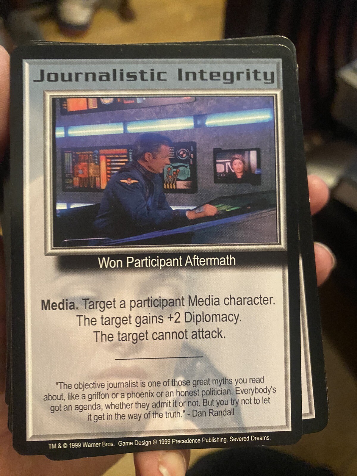 JOURNALISTIC INTEGRITY 1999 SEVERED DREAMS BABYLON 5 CCG COLLECTORS CARD MINT