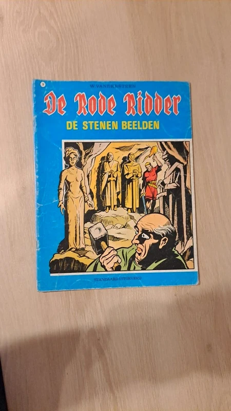 De rode ridder - De stenen beelden