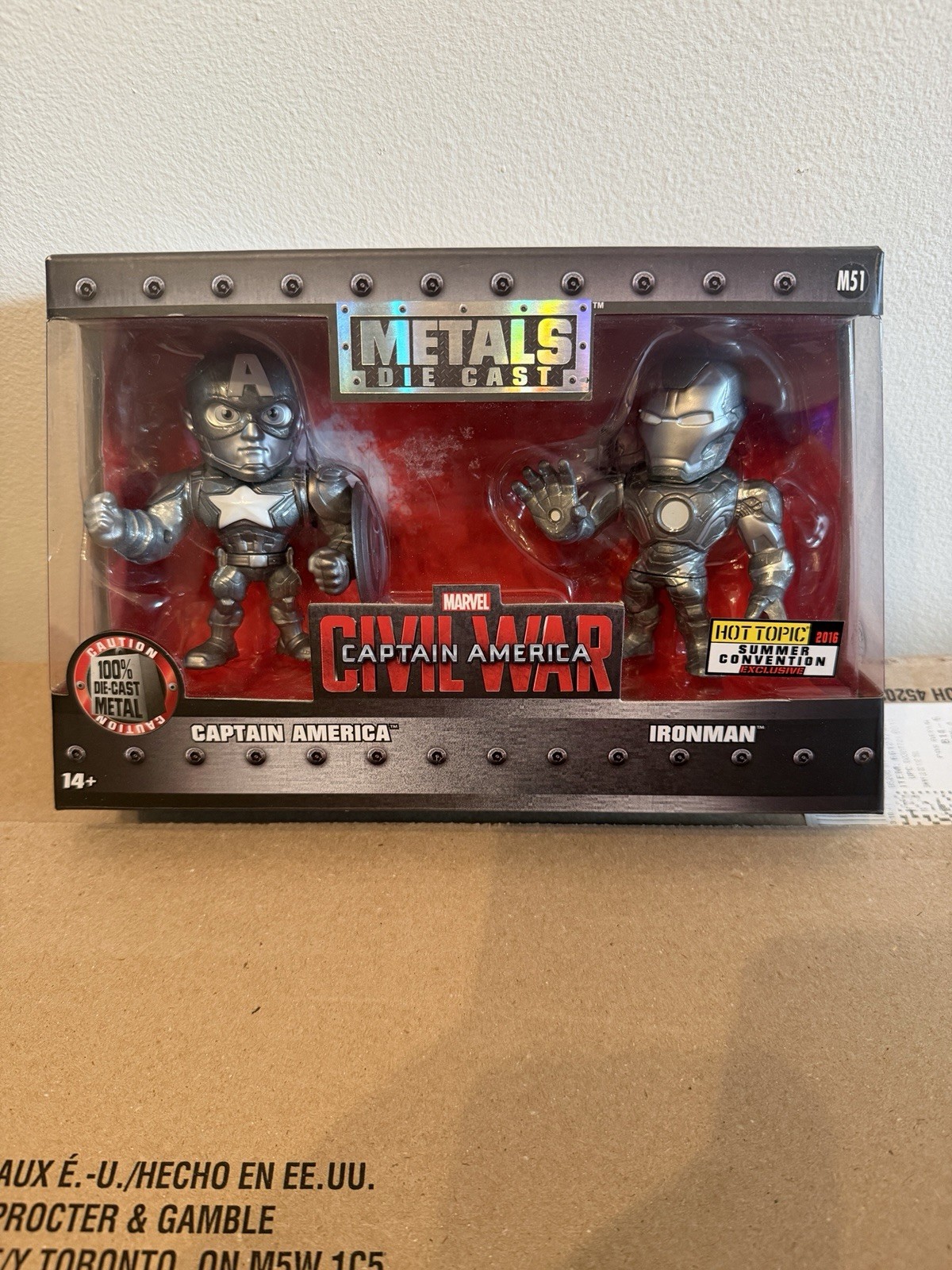 2016 Metals Die Cast CIVIL WAR Captain America & Iron Man Hot Topic  Summer Excl