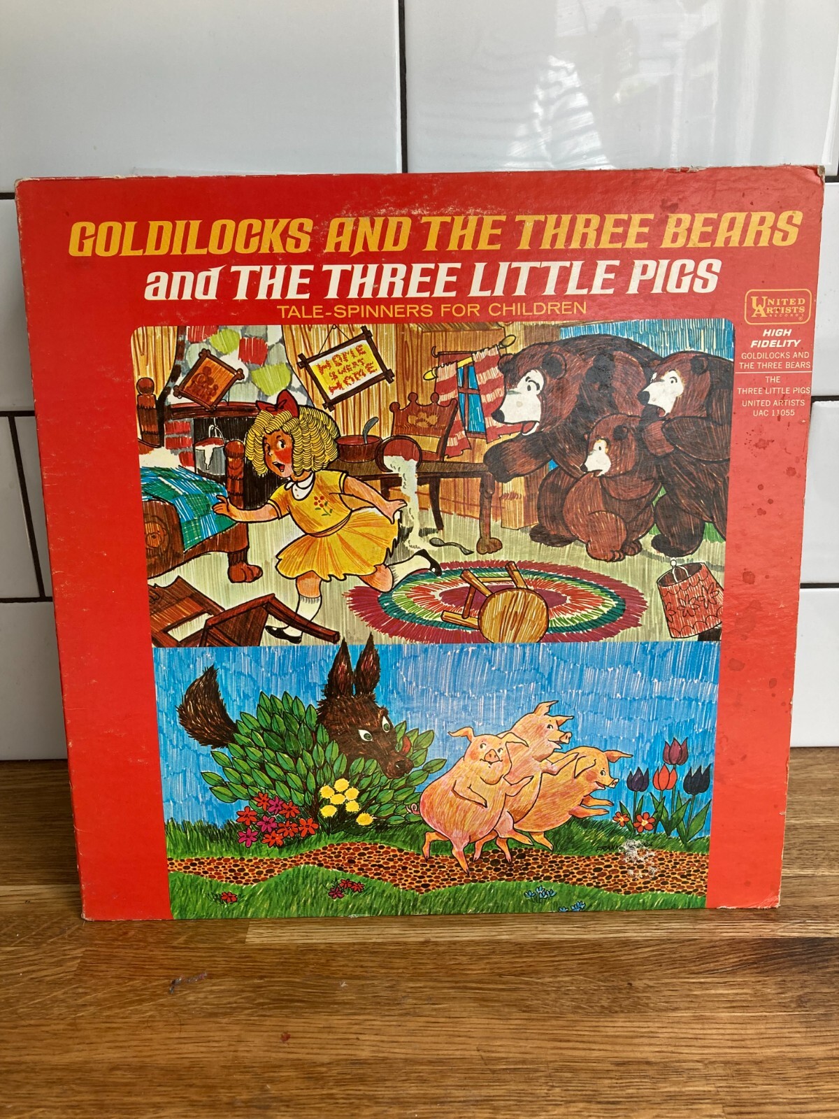 Famous Theatre Company - Goldilocks & The 3 Bears / 3 Little Pigs - Vinyl LP