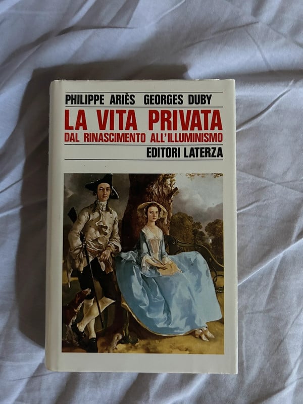 Libro di storia in perfette condizioni (poco sottolineate solo le prime pagine)
