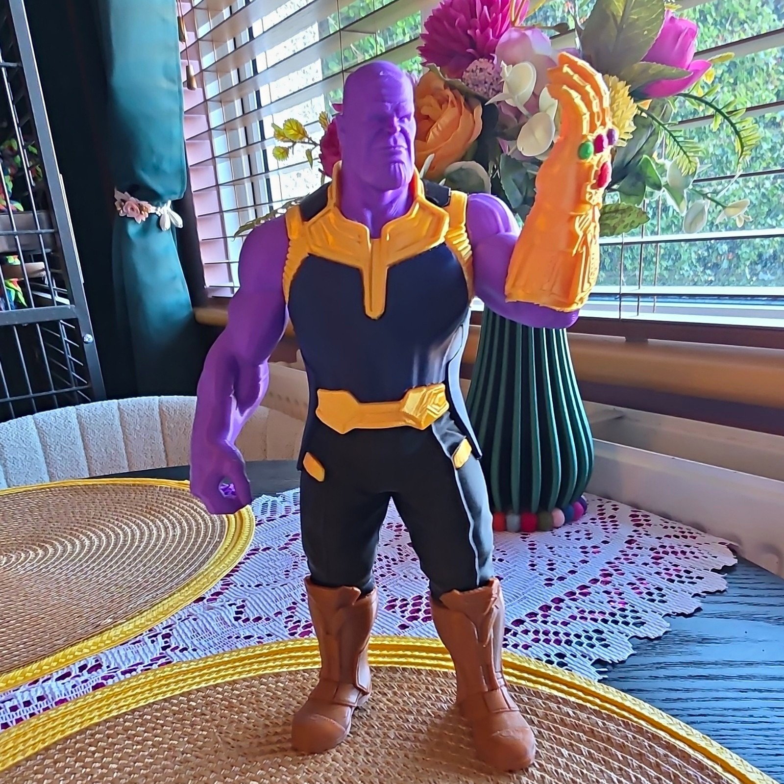 Thanos Figura Stampata in 3D con Guanto dell'Infinito Viola/Nero/Oro/Marrone 23 cm