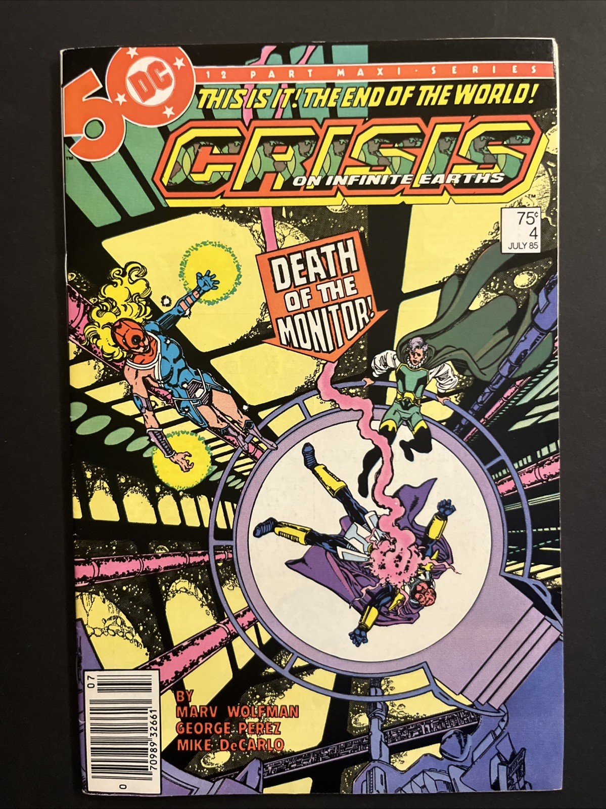 Crisi sulle Terre Infinite #4 1985 DC (Il Monitor) grado medio/alto/età del bronzo