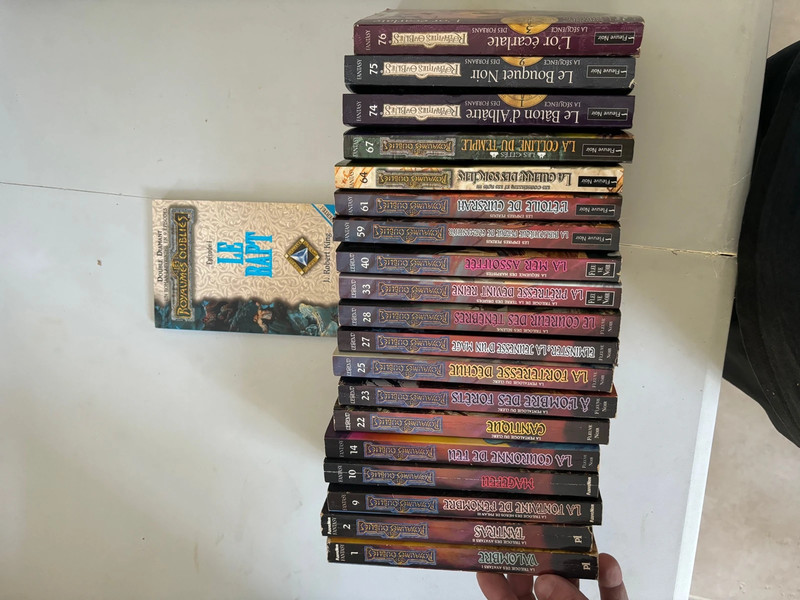 Lot 20 romans Les royaumes oubliés ( Fantasy, Legends)